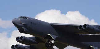 Bombardero B-52 de EEUU sobrevoló Oriente Medio para marcar política de Biden