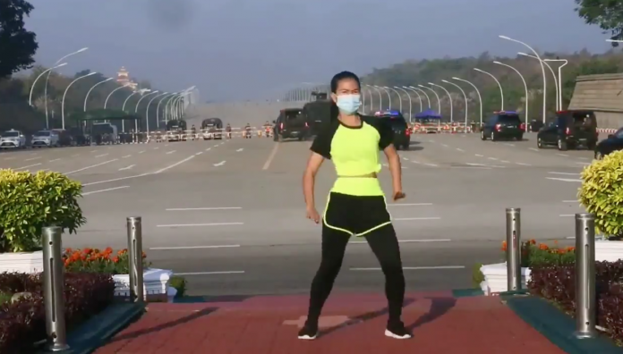 [VIDEO]: grababa su clase de aerobic mientras se daba el golpe de Estado en Myanmar