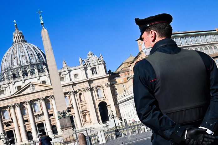 El Vaticano podría sancionar con despidos a los empleados que no se vacunen