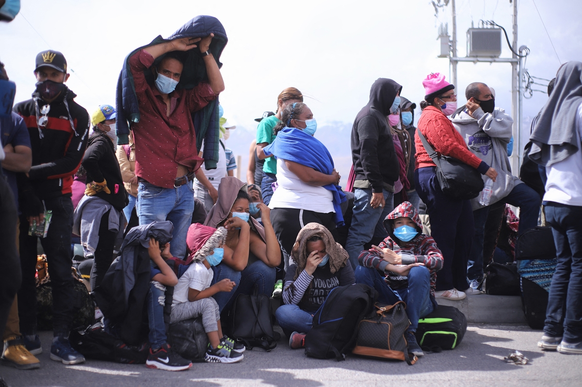 Chile expulsó a un grupo de migrantes venezolanos varados en la frontera con Bolivia