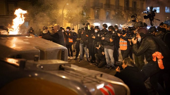 España niega fianza a detenidos en las protestas por el encarcelamiento de Pablo Hasél