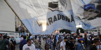 Maradona protesta