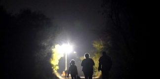 Niña de 7 años de edad cruzó sola la frontera de México-EE UU