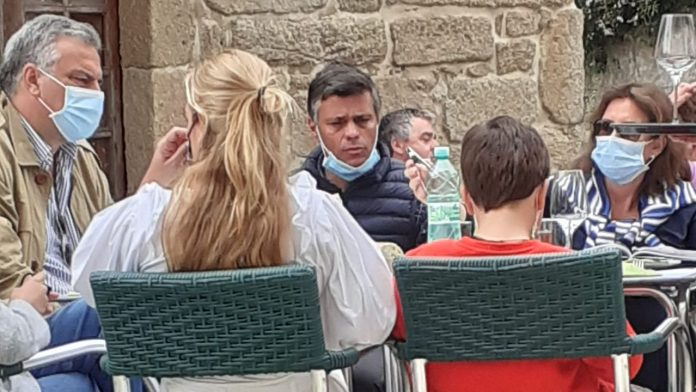 Leopoldo López multado por romper el confinamiento y viajar a Galicia