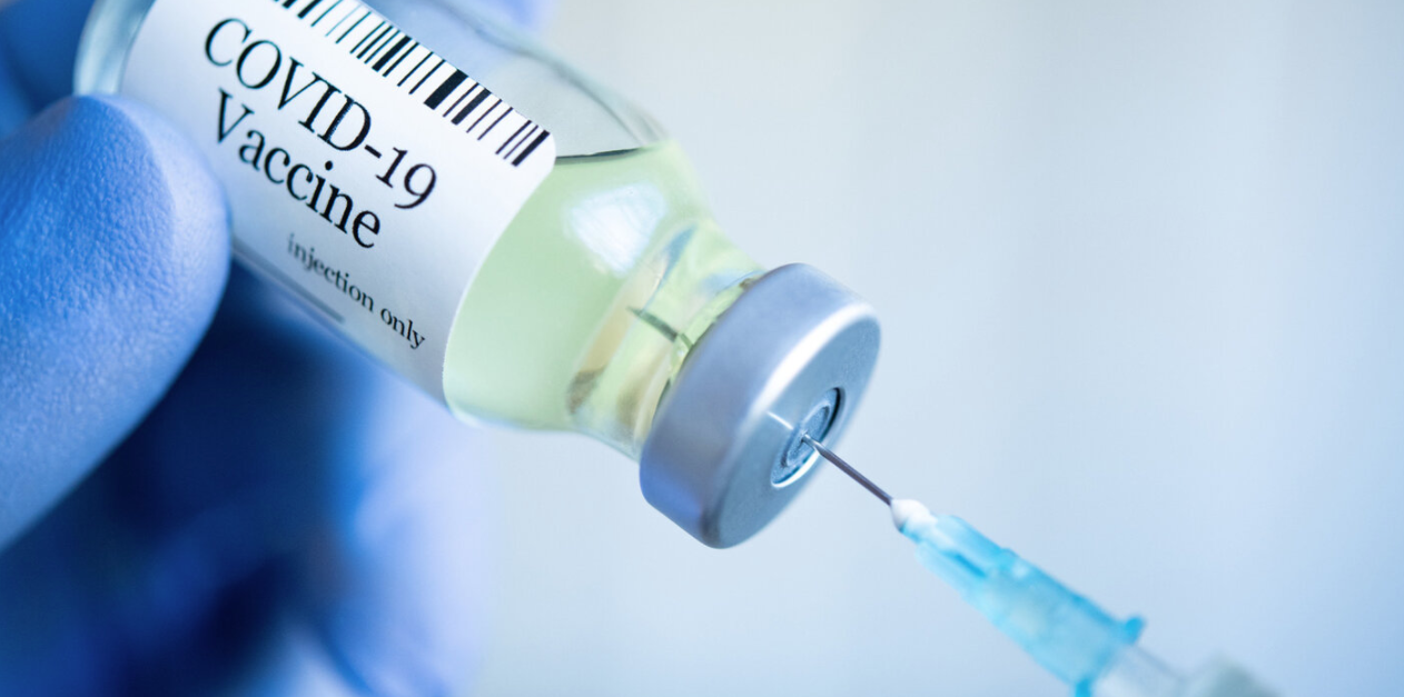 Vacuna de Pfizer requiere una tercera dosis a los 9 meses