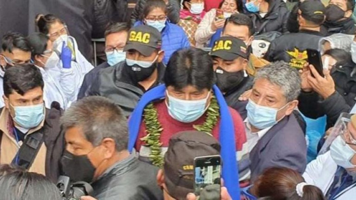 Evo Morales apareció en La Paz con escoltas que usaban uniforme del Grupo de Acciones de Comando de la GNB