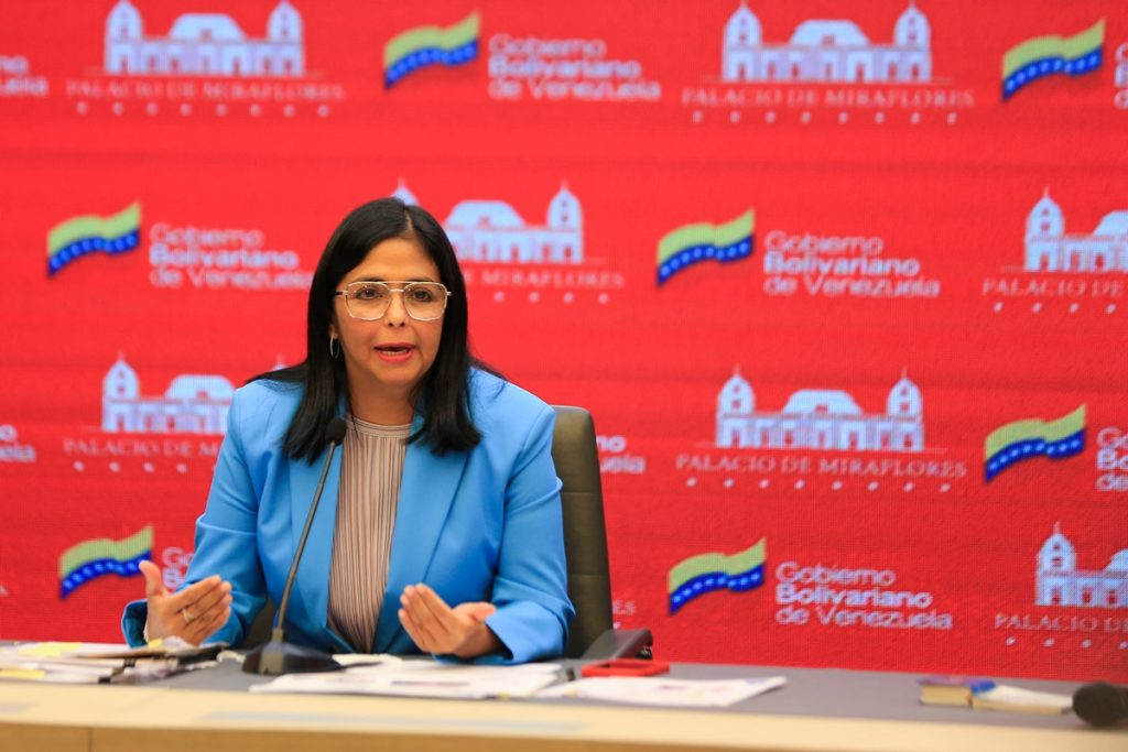 Delcy Rodríguez reiteró que no permitirán el ingreso de la AstraZeneca