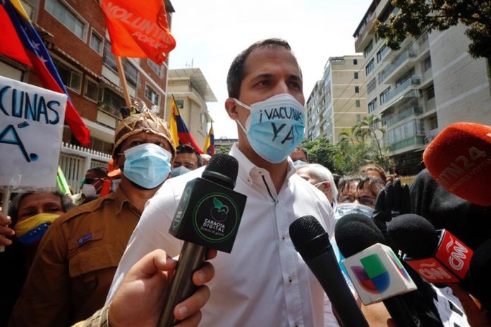 Juan Guaidó desde la protesta del sector salud: 
