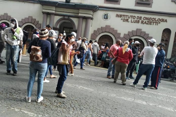 Pacientes del Hospital Oncológico Luis Razetti protestaron por fallas servicios
