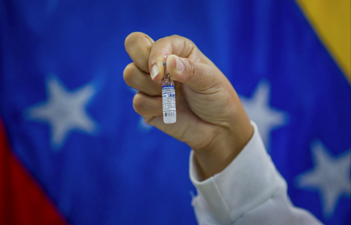 vacuna rusa EpiVacCorona