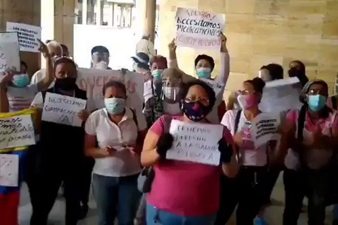 Pacientes oncológicos protestaron en el Ministerio de Salud