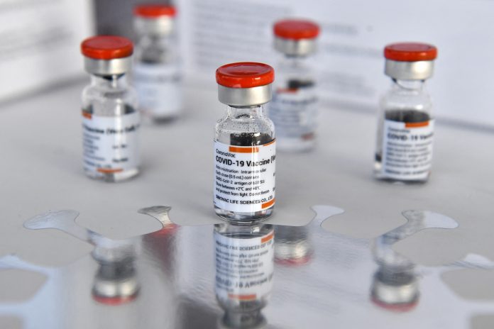 La OMS aprobó el uso de emergencia de la vacunas china anticovid Sinovac