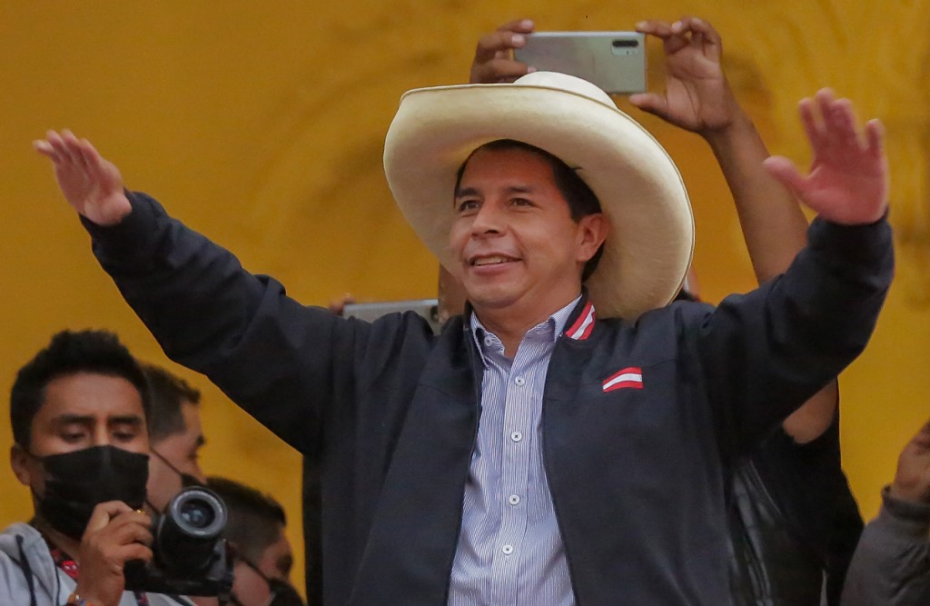 Izquierda latinoamericana se adelanta y felicita a Pedro Castillo tras elecciones en Perú