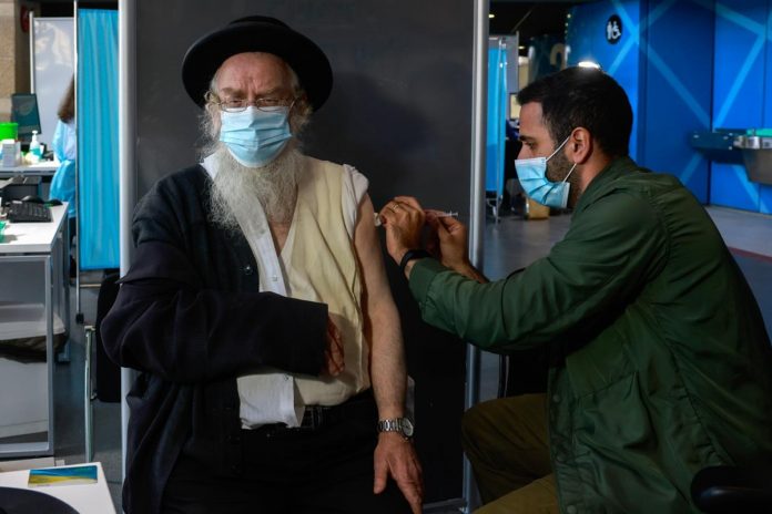 Israel registró más de 3.000 casos diarios de coronavirus por primera vez desde marzo