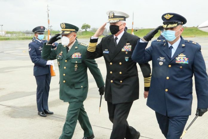 Jefe del Comando Sur de EE UU llegó a Colombia para afianzar el trabajo multilateral