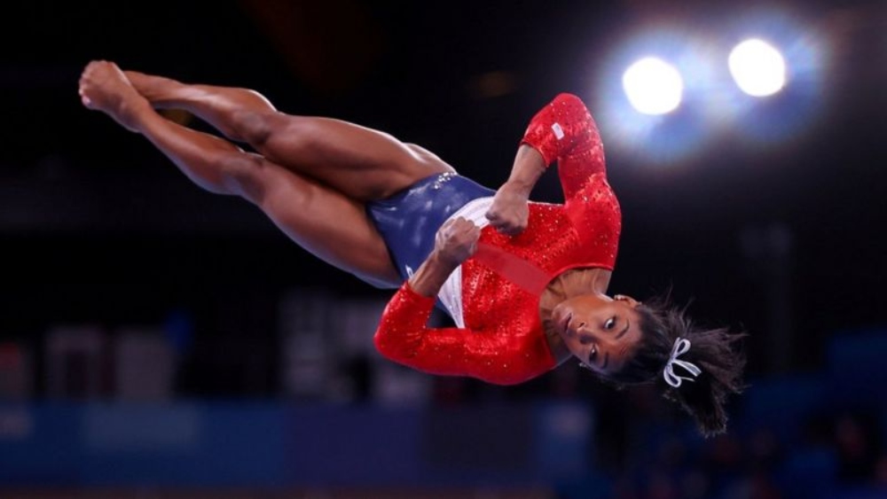 Simone Biles: qué son los «twisties» y cómo pueden poner en serios riesgos físicos a los gimnastas