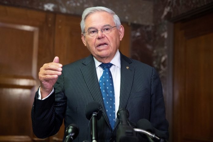 Senador Bob Menéndez dijo que no habrá una intervención militar en Cuba