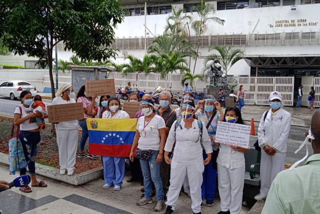 Con el hostigamiento del Sebin: enfermeras protestaron frente al J.M. de los Ríos