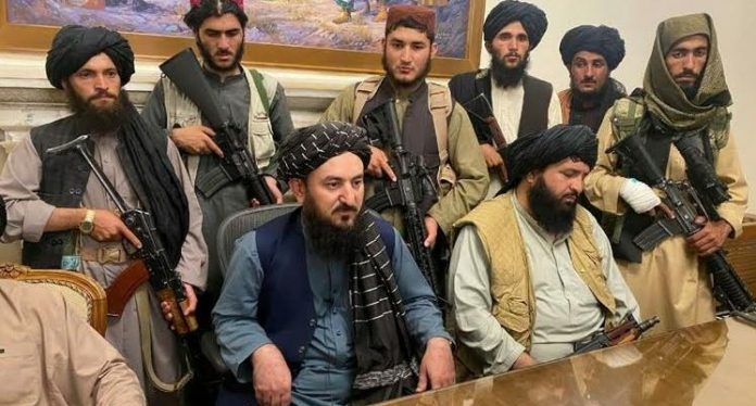 Talibanes consolidan su gobierno en Afganistán 20 años después del 11 de septiembre