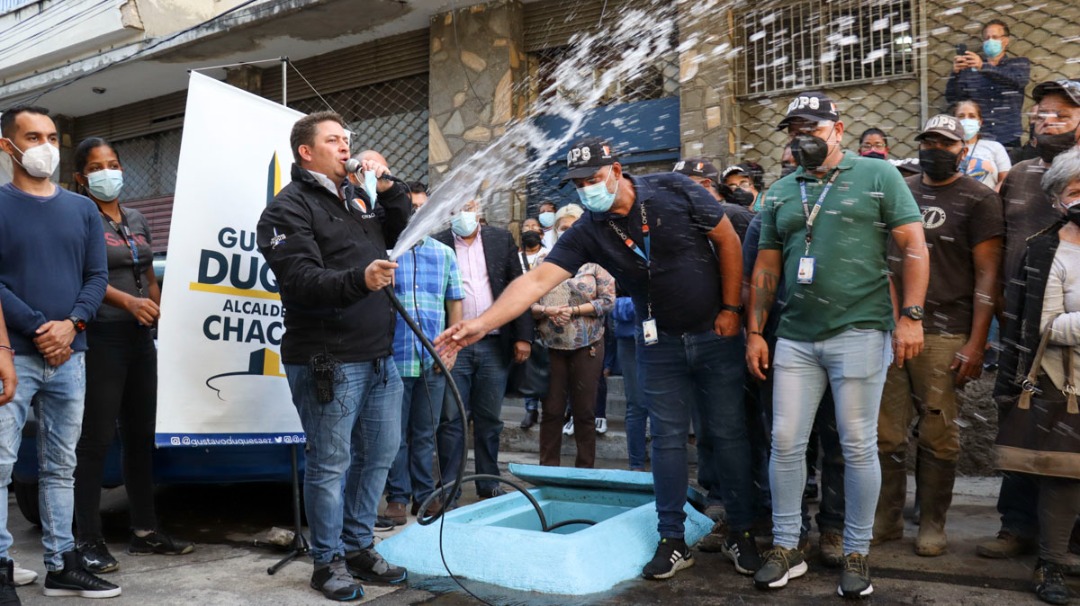 Alcalde Gustavo Duque inaugura 13° pozo profundo en Chacao