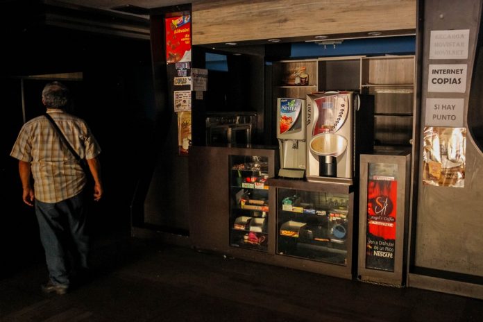 bajones de luz en, Ministerio de Energía Eléctrica aseguró que no hay racionamiento en Caracas