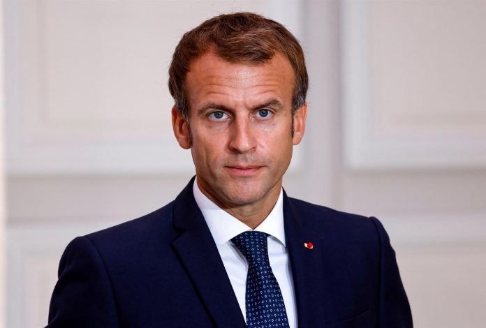 Macron anuncia un proyecto para inscribir el aborto en la Constitución