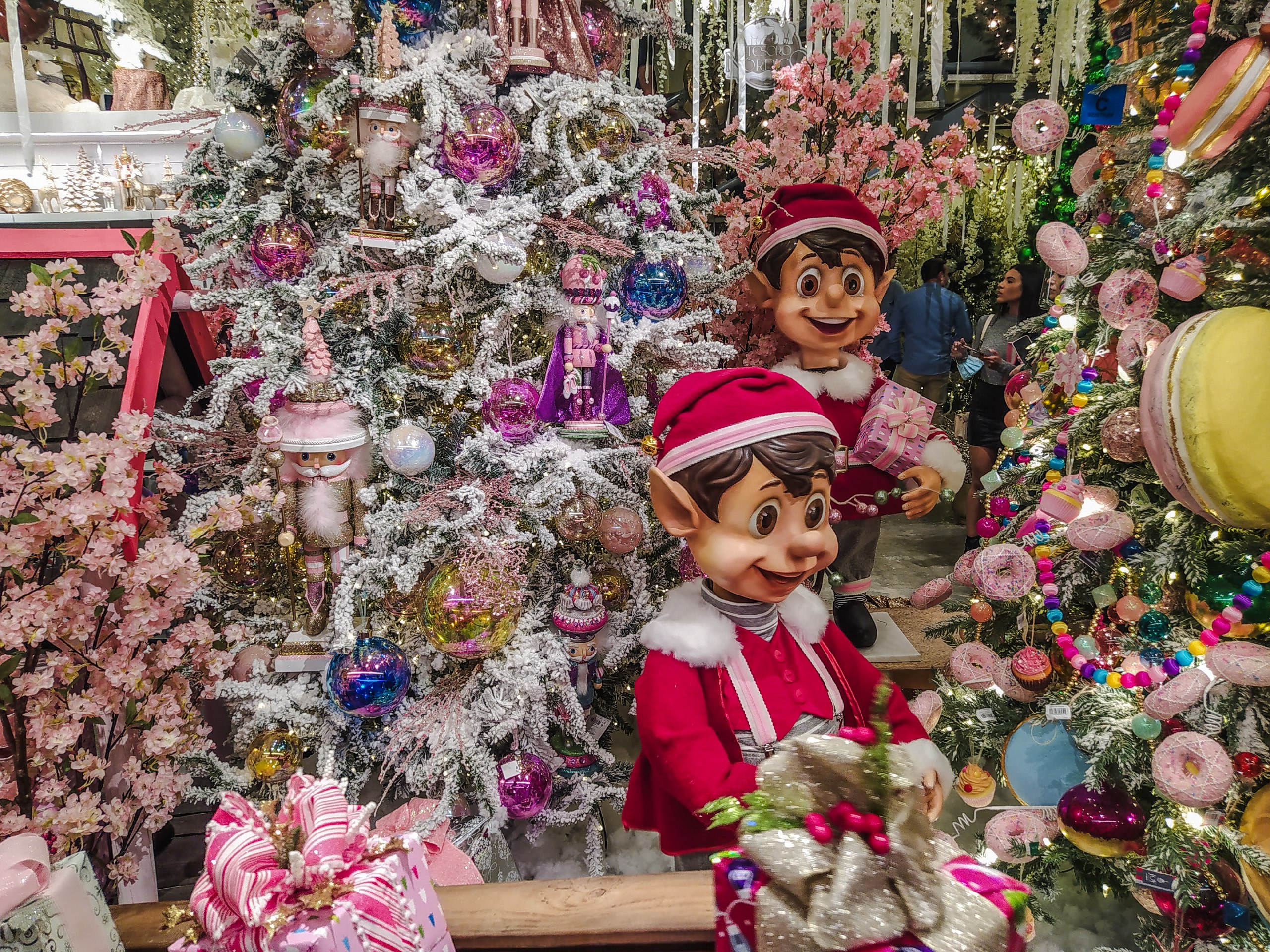 Caracas se iluminó con la llegada de la Navidad: Joy abrió una nueva tienda