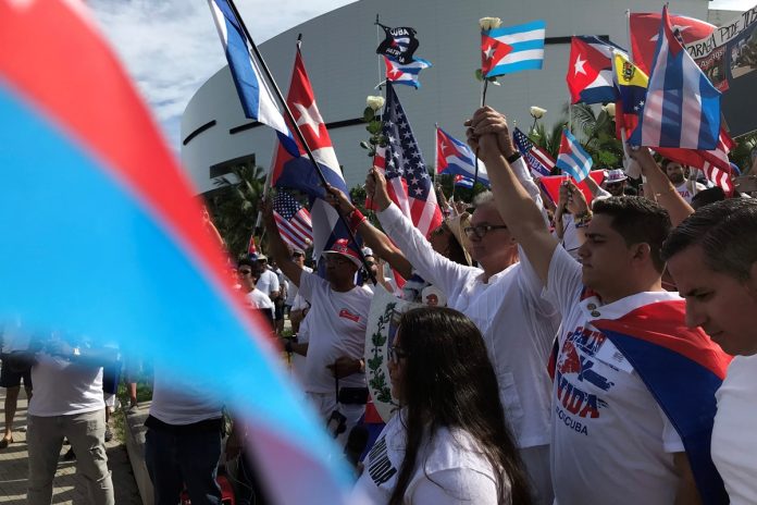 Cubanos de Miami protestaron en apoyo a la marcha contra el régimen castrista