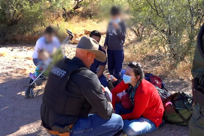Rescataron a una familia venezolana en el desierto de Arizona
