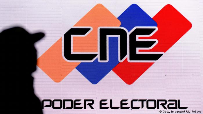 Súmate exhorta al CNE abrir el registro electoral en el exterior