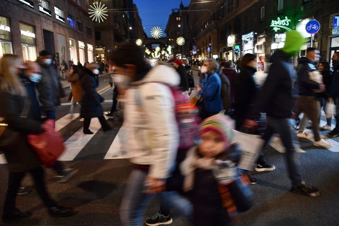 Italia prolongaría el estado de emergencia hasta marzo por casos de covid