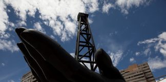 EE UU pide a Venezuela suministro de petróleo a cambio de aliviar sanciones OVF Pdvsa perdió lucha para intervenir en demanda en Nueva York deuda Pdvsa crudo OPEP: Venezuela aumentó su producción petrolera en noviembre
