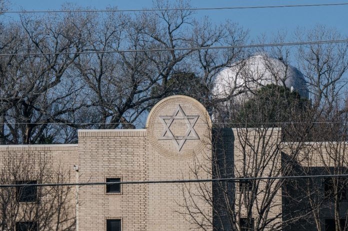 Secuestrador de sinagoga en Texas era un británico que cometió un 