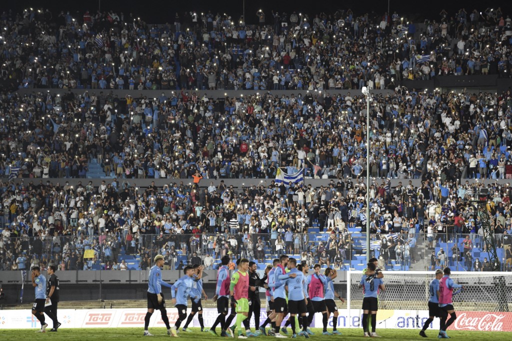 Uruguay golea 4-1 a Venezuela y se aferra a puestos de clasificación a Qatar-2022