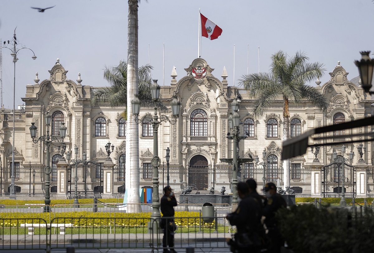 Fiscalía de Perú allanó oficinas del Palacio de gobierno por investigación de corrupción