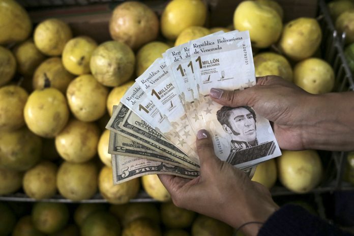 Impuestos a transacciones en dólares genera preocupación en venezolanos Impuestos a las transacciones en dólares: ¿qué impacto tendrá?