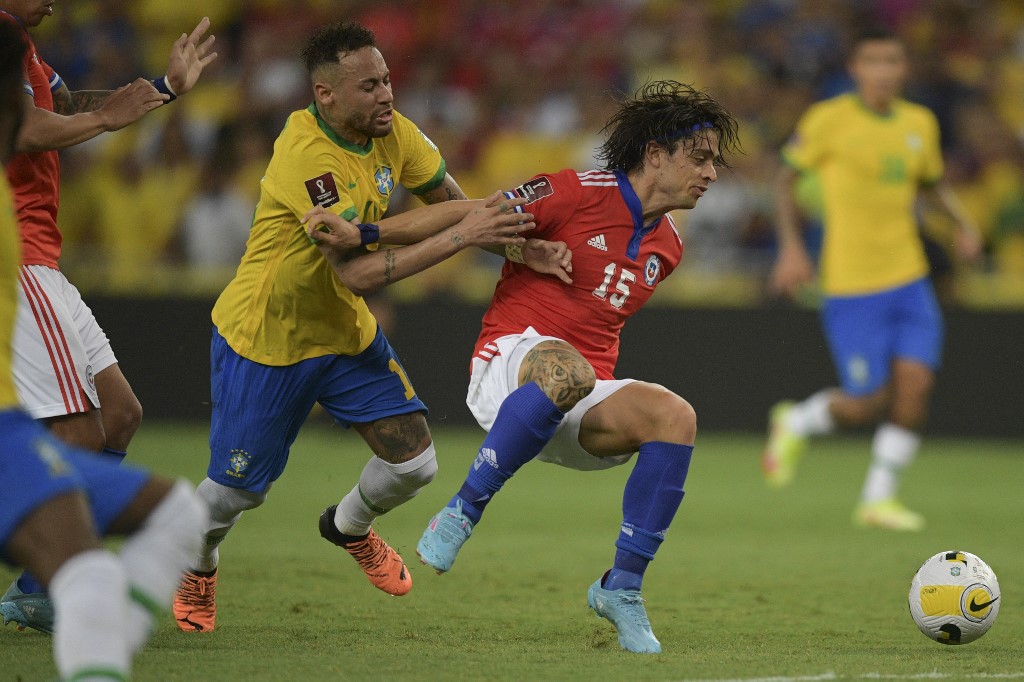 Neymar se redime, Vinicius marca y Brasil deja a Chile en el abismo