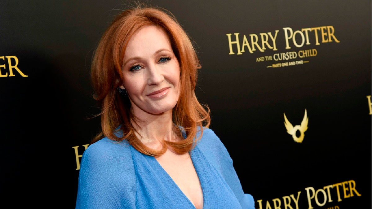 J.K. Rowling ofrece donar un millón de libras para huérfanos en Ucrania