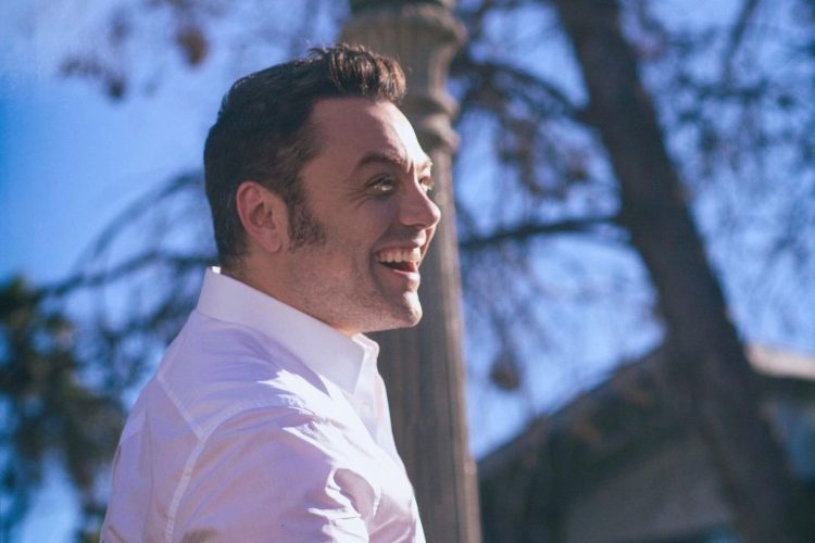 Tiziano Ferro se convierte en papá de una niña y un niño