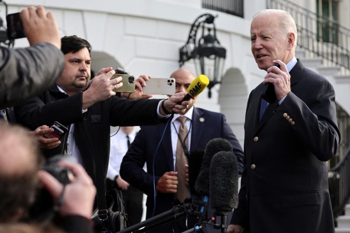 Biden advirtió de posibilidad de ataque con armas químicas en Ucrania