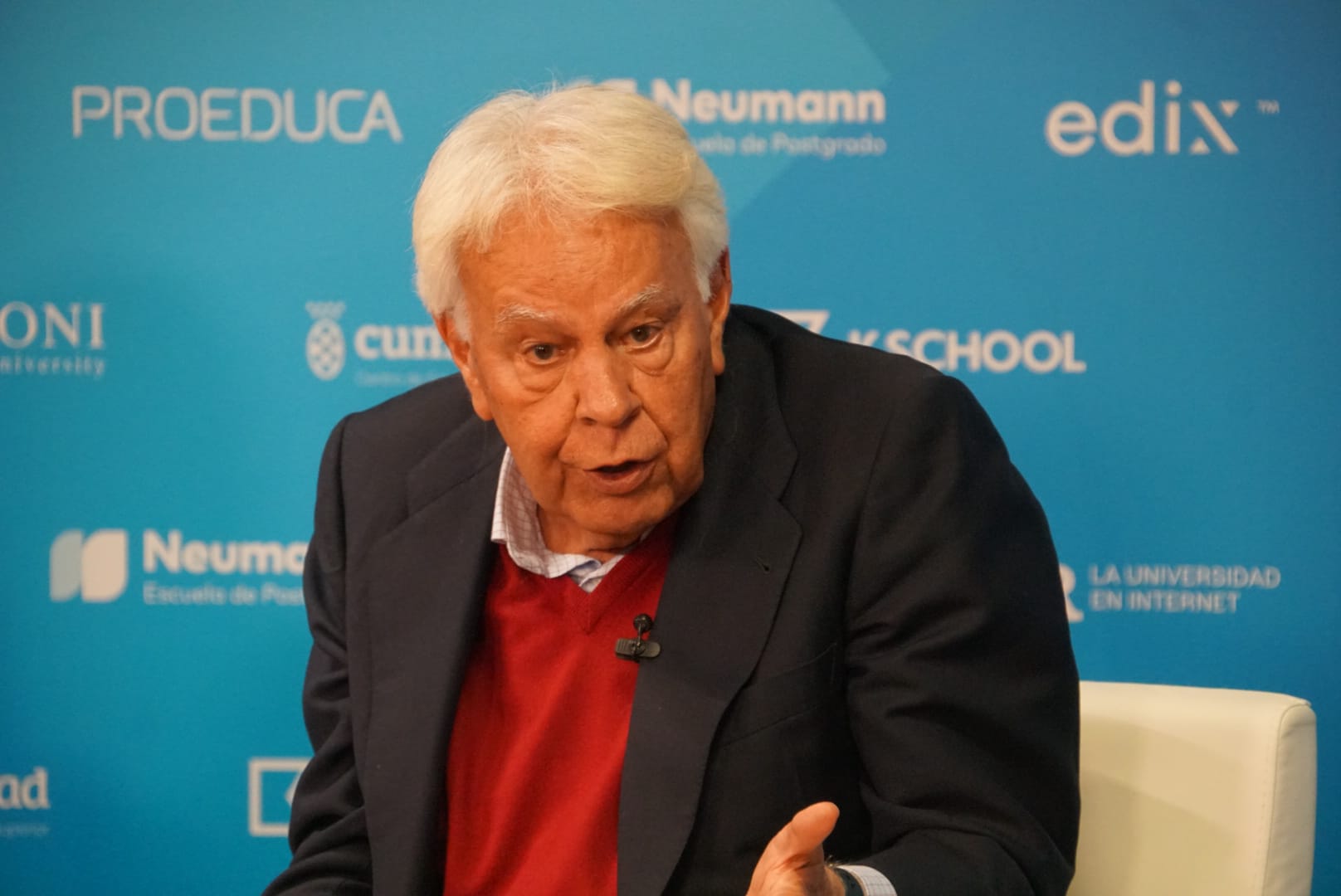 Felipe González: La democracia no funciona si hay gobernantes que quieren quedarse para siempre en el poder