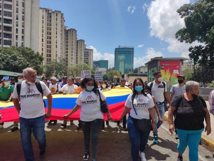 Trabajadores venezolanos protestan para exigir mejores condiciones laborales