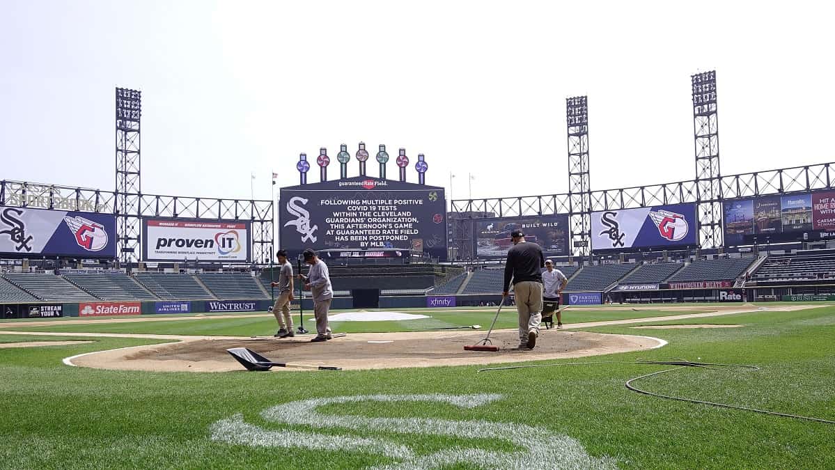 Grandes Ligas de beisbol suspenden primer partido de temporada por covid-19