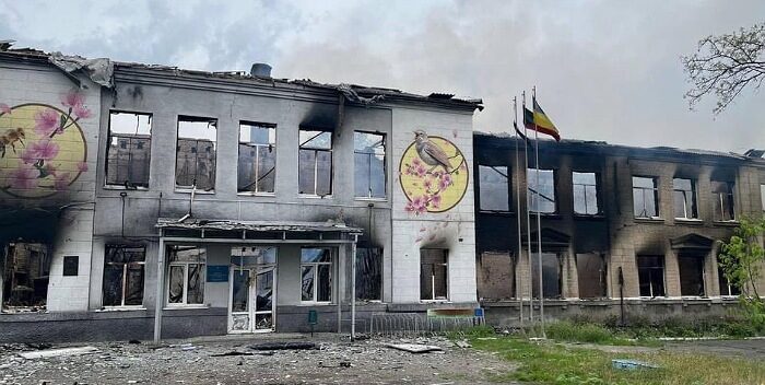 Ucrania denuncia que los rusos han destruido una escuela con fósforo blanco