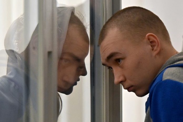 Condenado a cadena perpetua a soldado ruso acusado de cometer crímenes de guerra en Ucrania