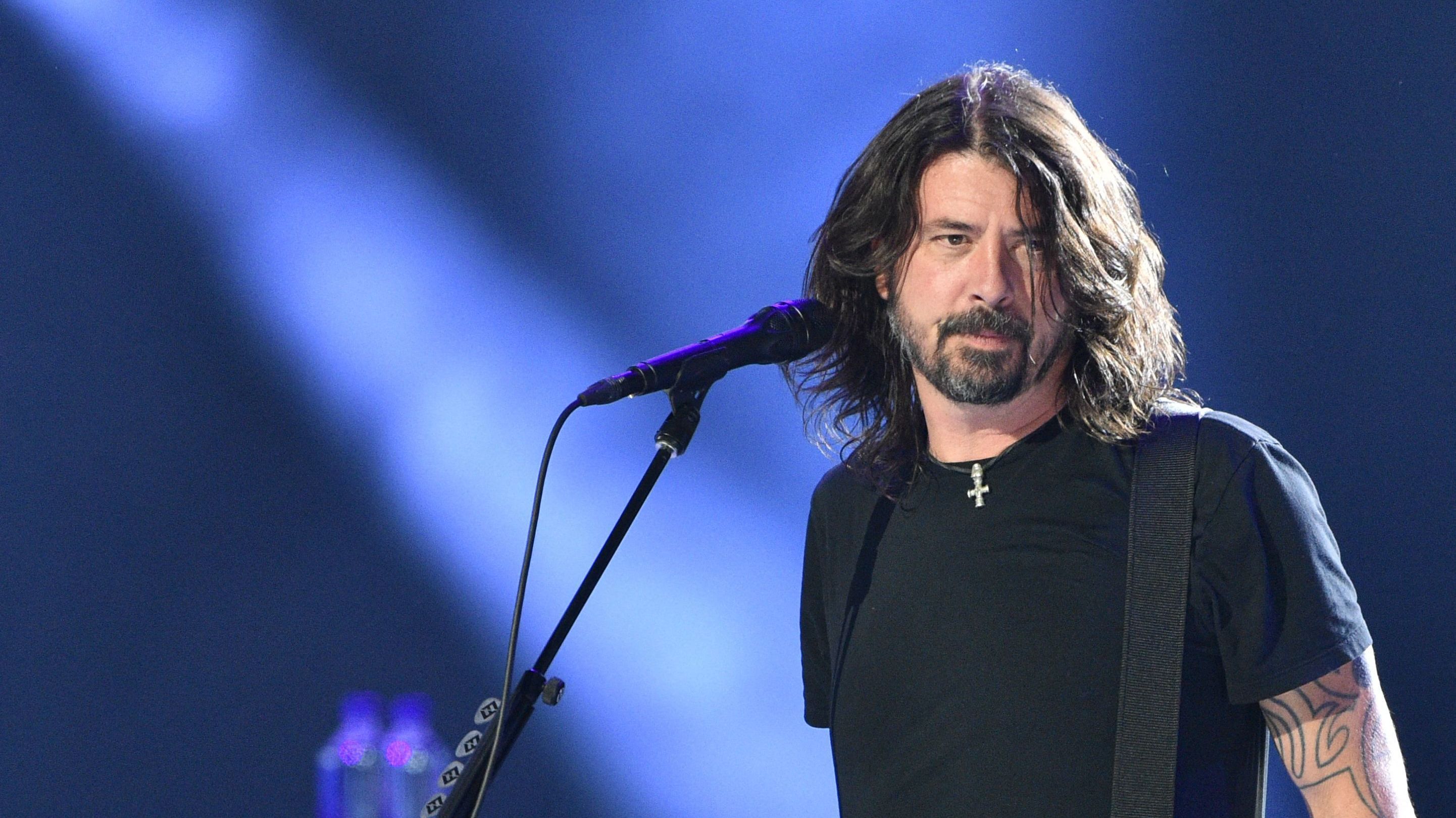 La primera foto de Dave Grohl tras la muerte del baterista de Foo Fighters