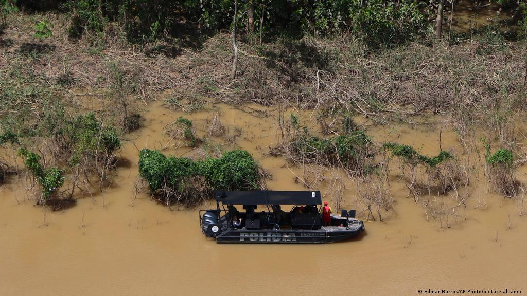 Encuentran morral de uno de los desaparecidos en la Amazonía brasileña