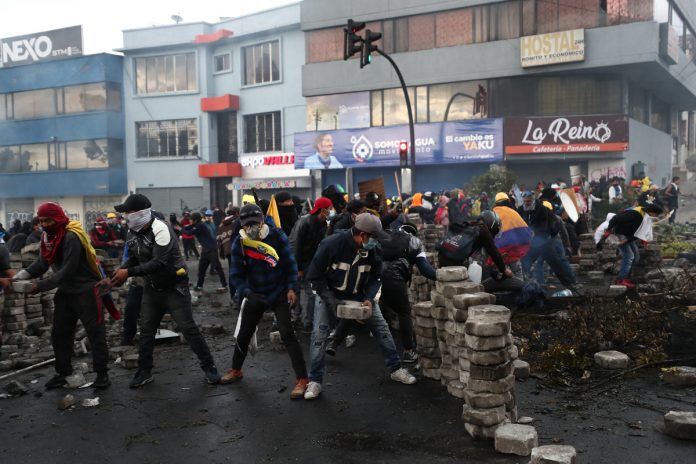 manifestantes protestas Ecuador