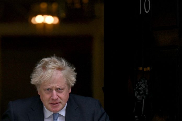 Boris Johnson es sometido a un voto de confianza por su partido