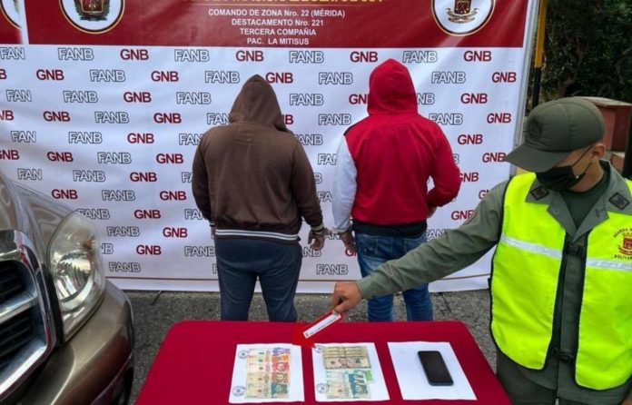 Detuvieron en Mérida a dos sujetos por tráfico de drogas